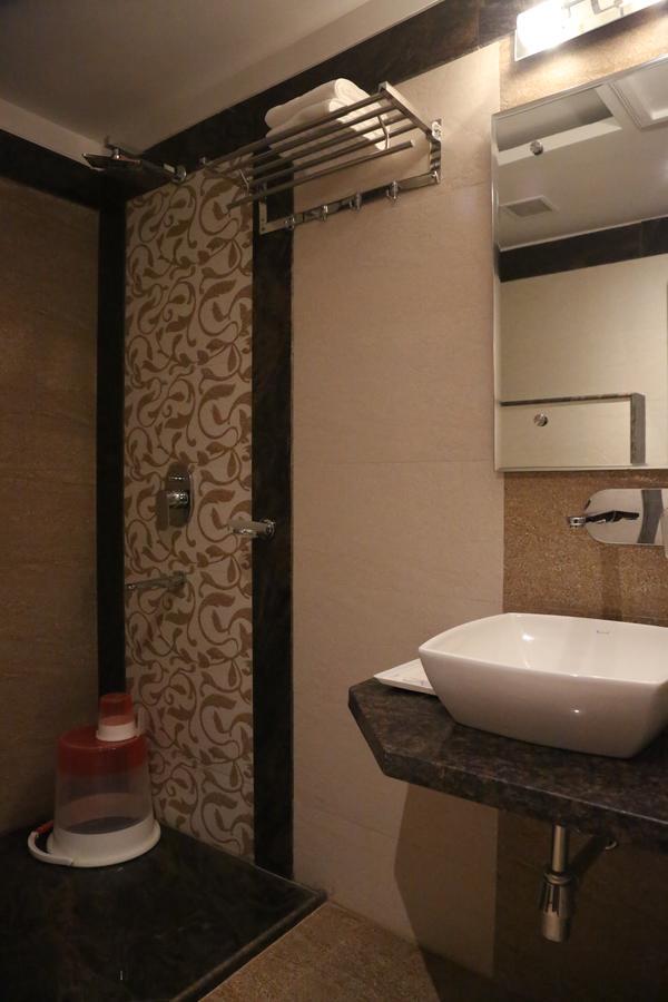 Hotel Varanasi Inn Luaran gambar