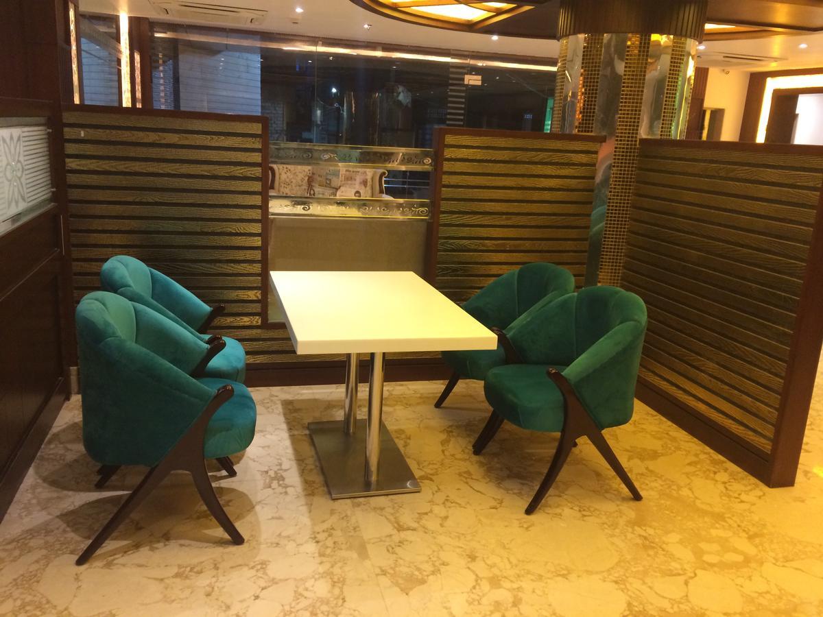 Hotel Varanasi Inn Luaran gambar